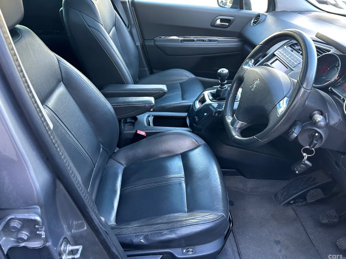 Peugeot 5008 MPV, Diesel, 2016, Grey