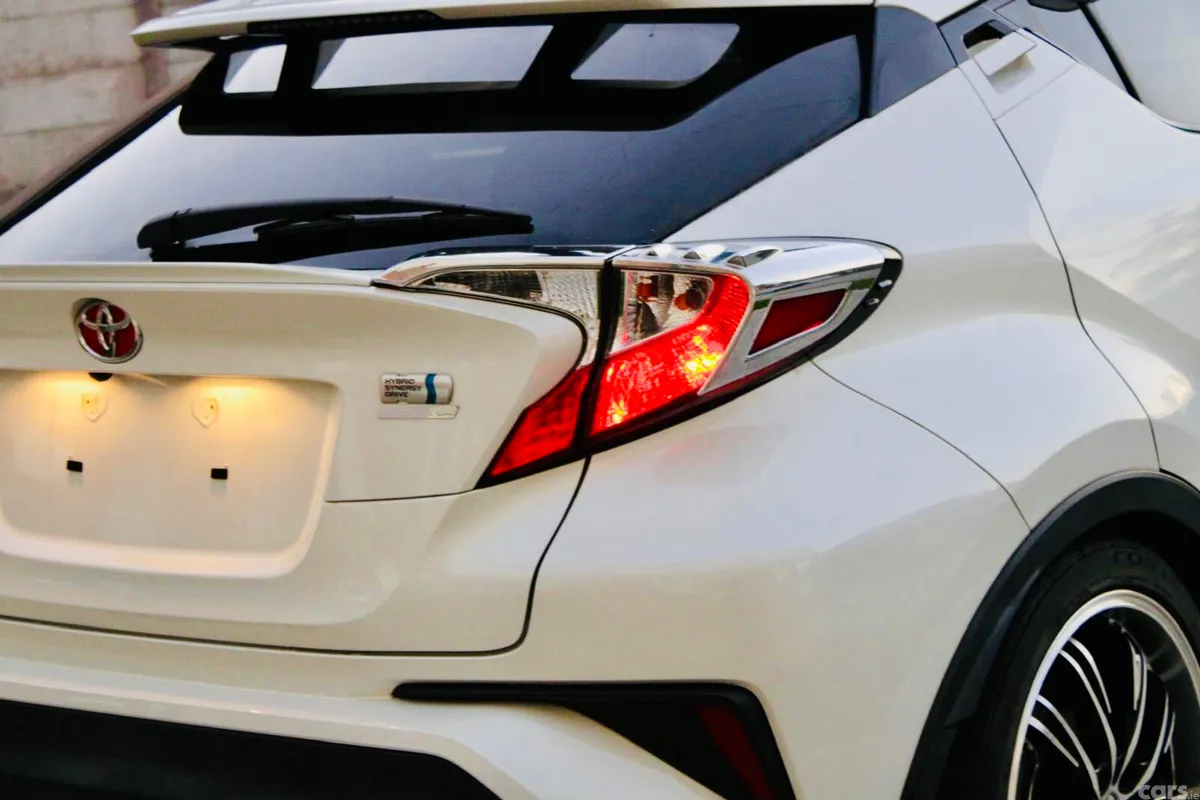 Toyota C-HR SUV, Petrol Hybrid, 2017, White