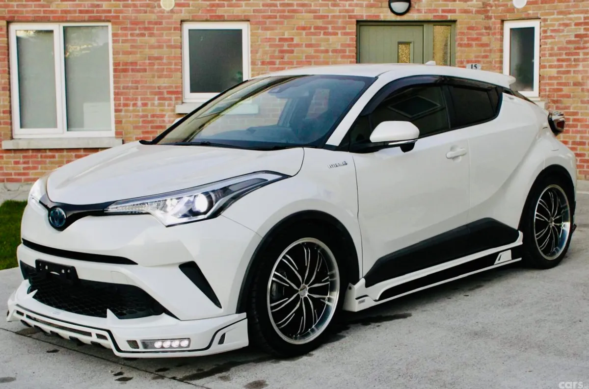 Toyota C-HR SUV, Petrol Hybrid, 2017, White
