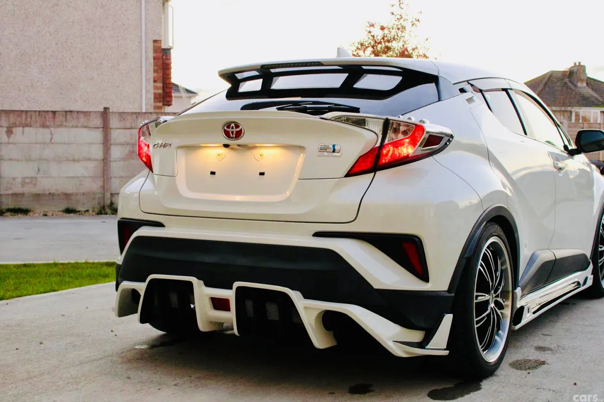 Toyota C-HR SUV, Petrol Hybrid, 2017, White