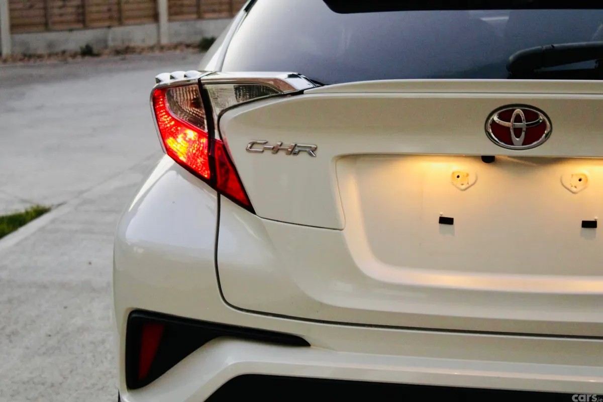 Toyota C-HR SUV, Petrol Hybrid, 2017, White