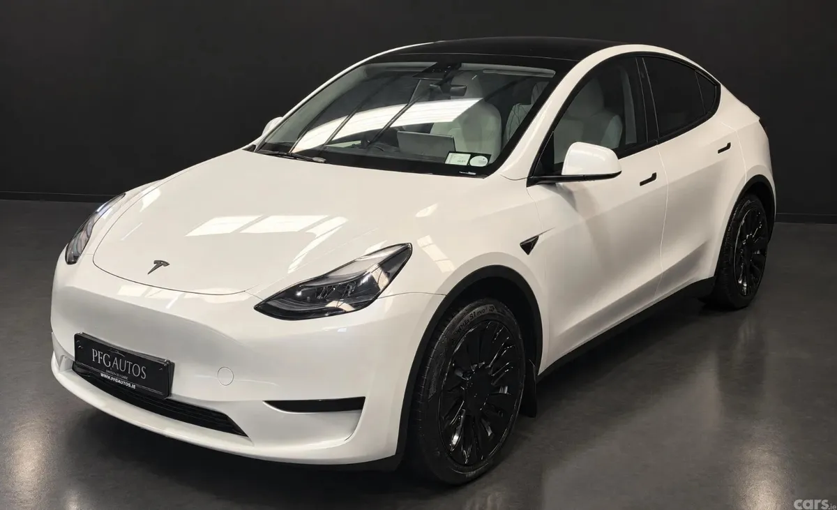 Tesla Model Y MPV, Electric, 2023, White