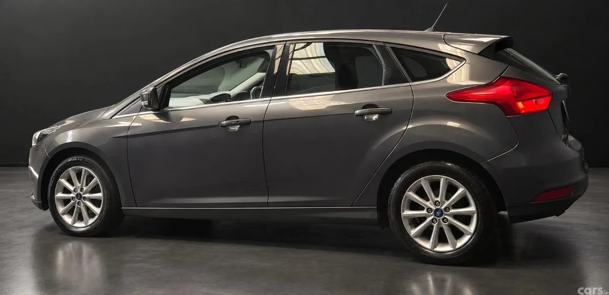 Ford Focus Hatchback, Diesel, 2019, Grey