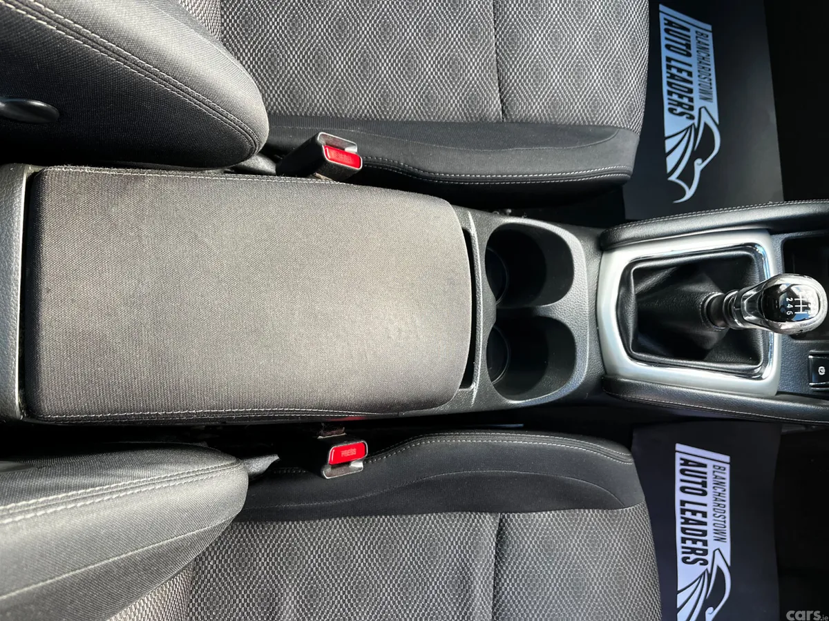 Nissan Qashqai SUV, Petrol, 2015, Black
