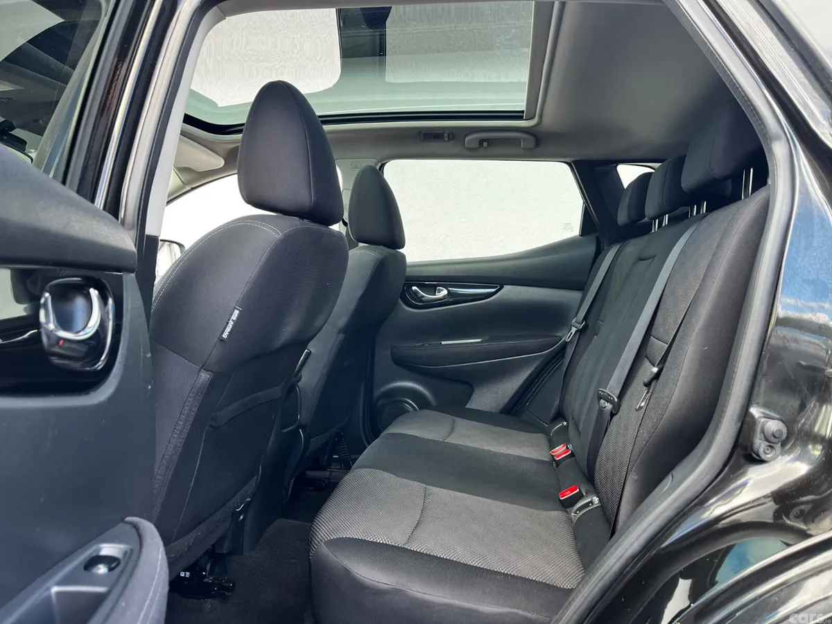 Nissan Qashqai SUV, Petrol, 2015, Black
