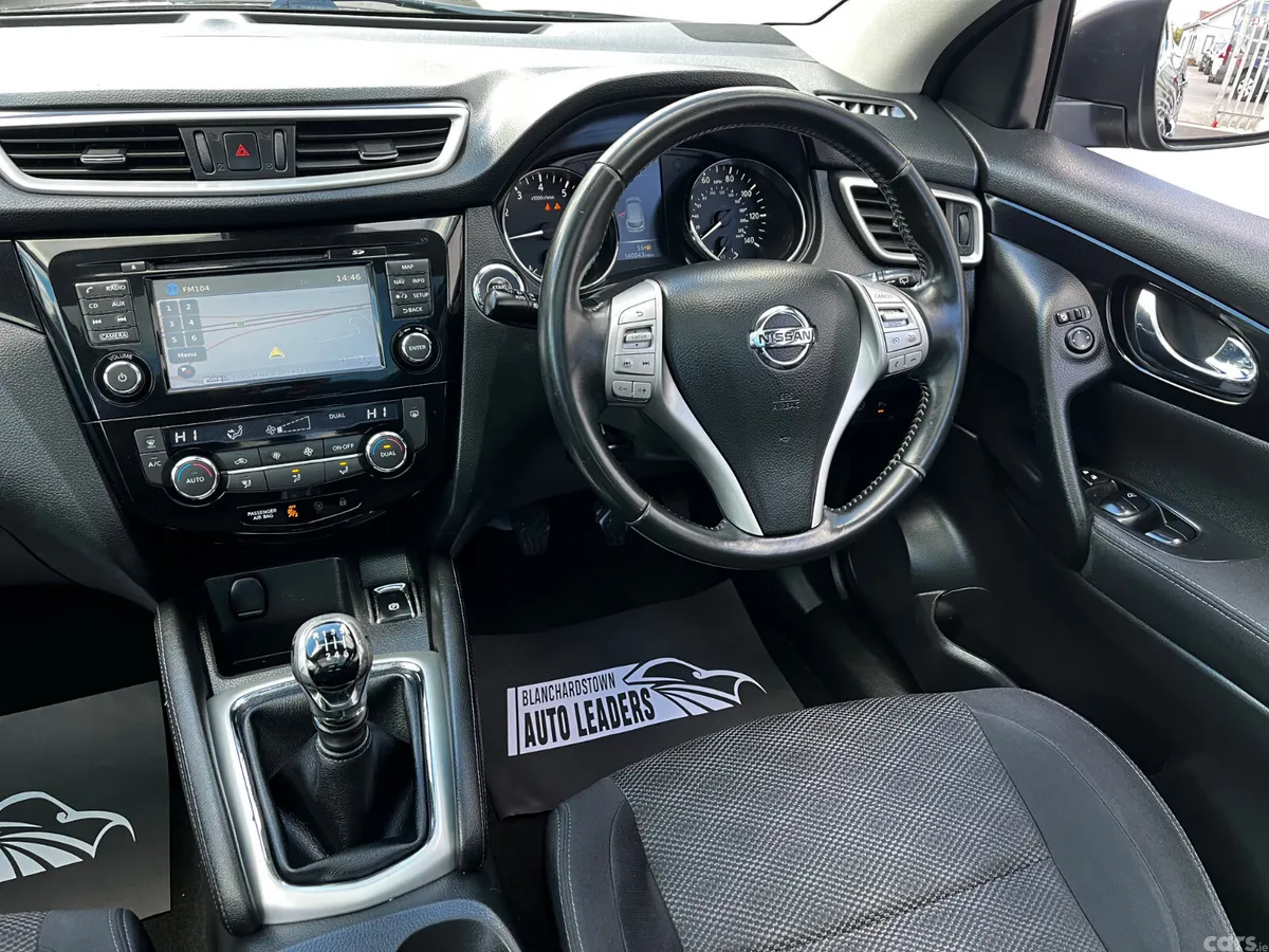 Nissan Qashqai SUV, Petrol, 2015, Black
