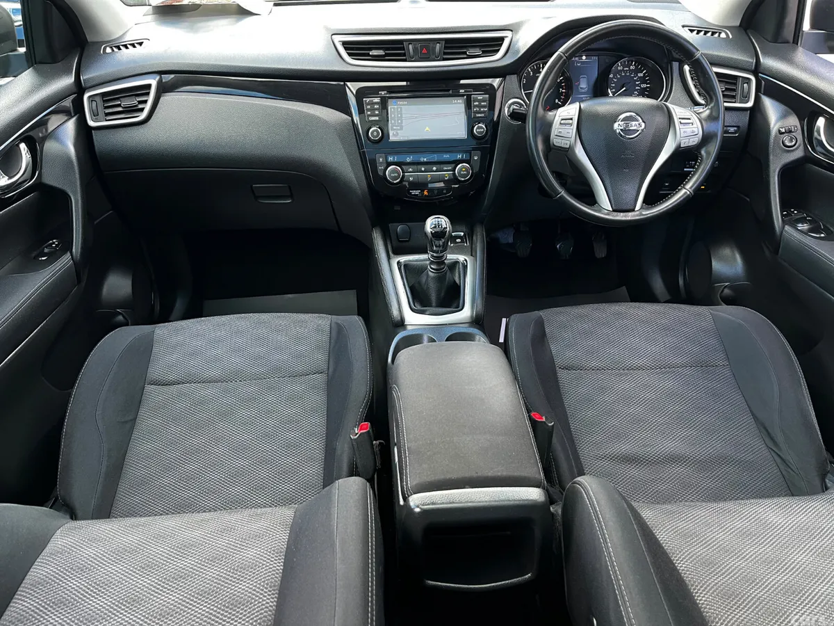 Nissan Qashqai SUV, Petrol, 2015, Black