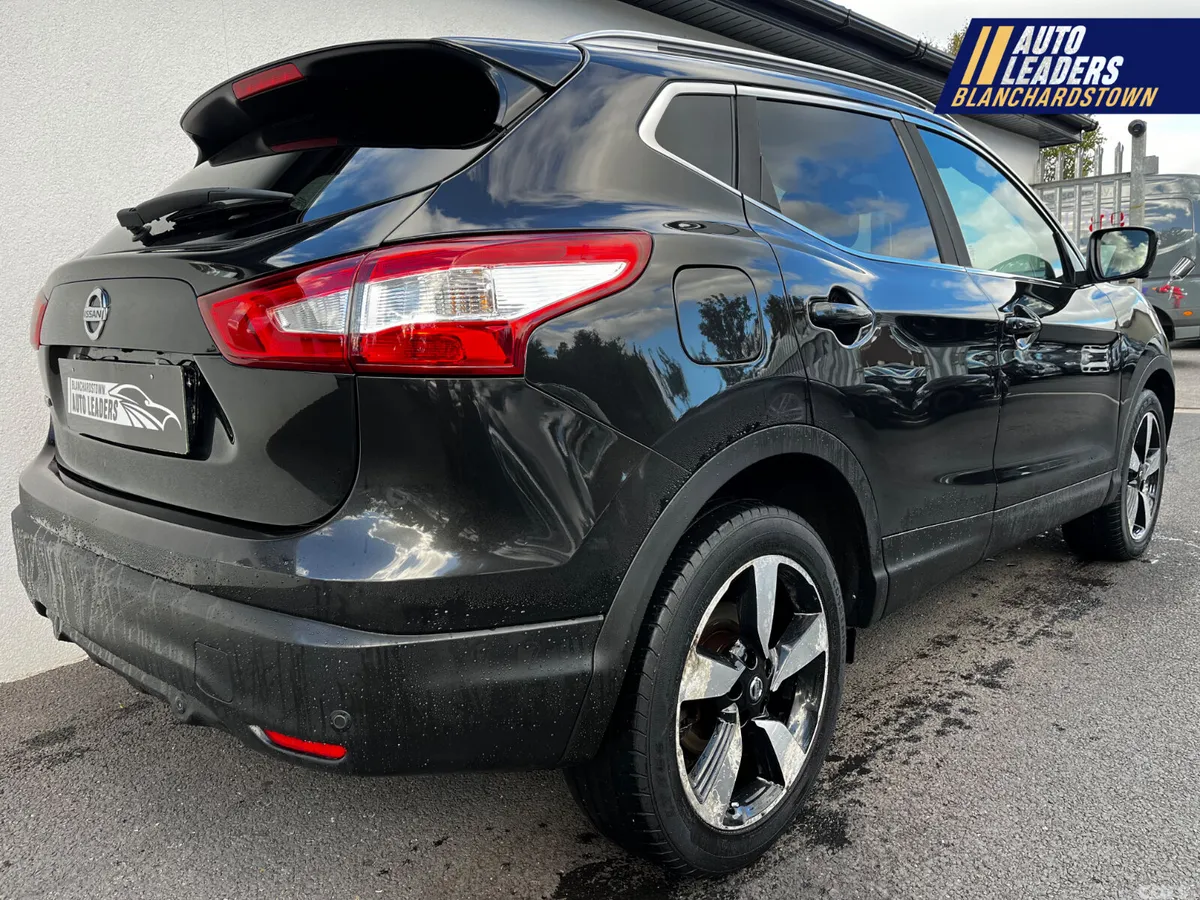 Nissan Qashqai SUV, Petrol, 2015, Black