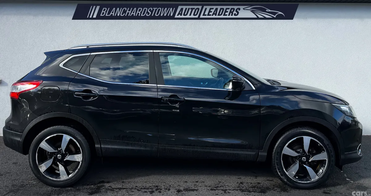 Nissan Qashqai SUV, Petrol, 2015, Black