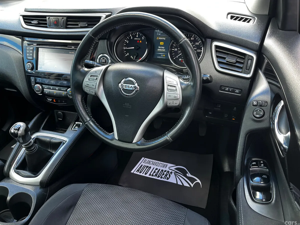 Nissan Qashqai SUV, Petrol, 2015, Black