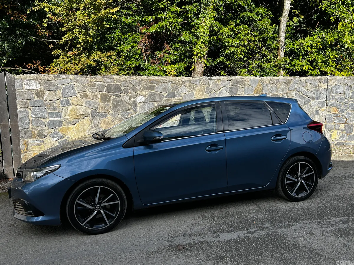 Toyota Auris Hatchback, Diesel, 2017, Blue