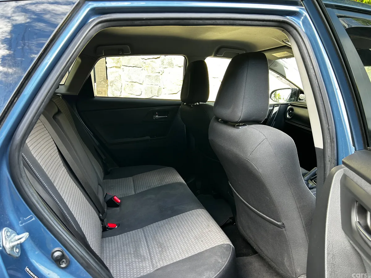 Toyota Auris Hatchback, Diesel, 2017, Blue