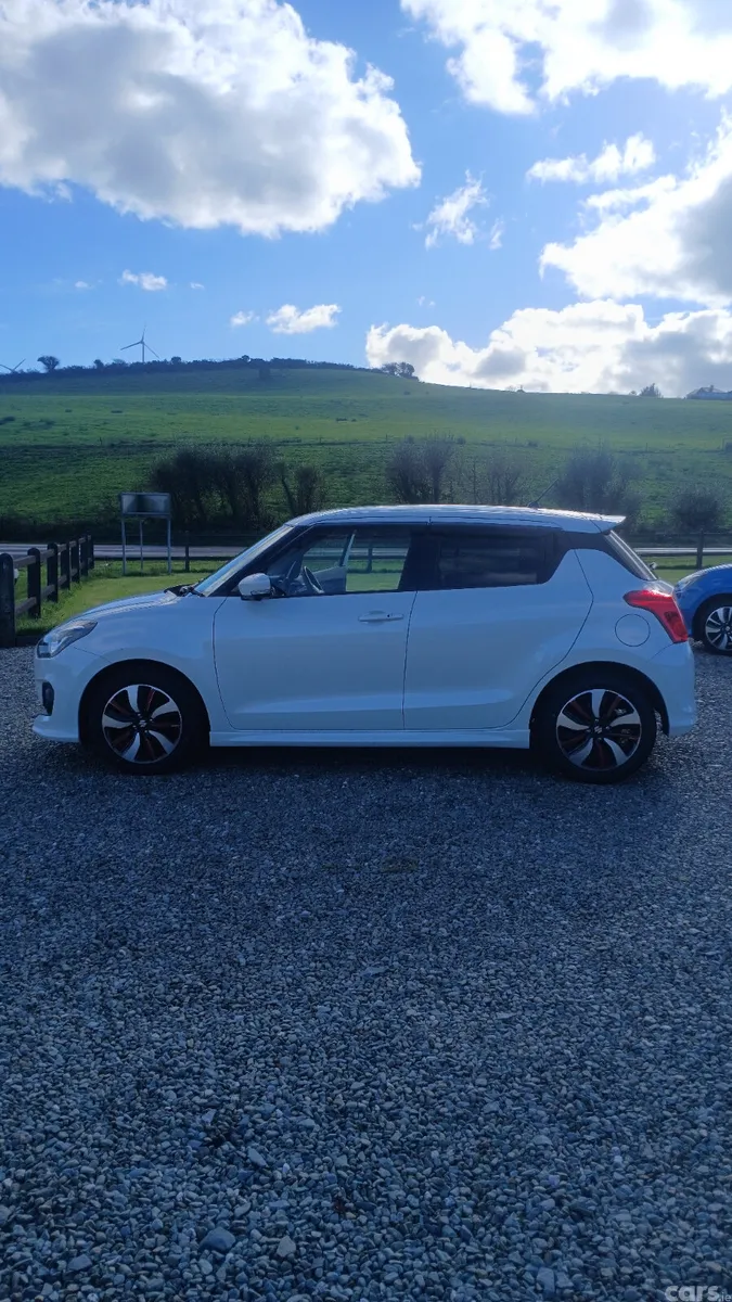 Suzuki Swift Hatchback, Petrol, 2020, White