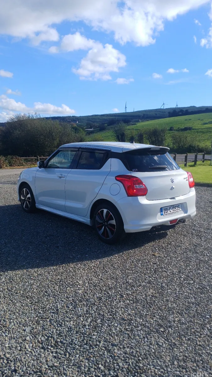 Suzuki Swift Hatchback, Petrol, 2020, White