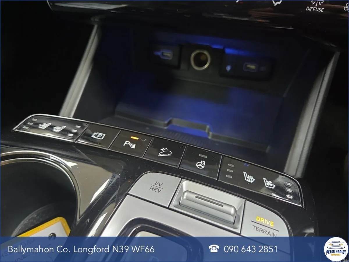 Hyundai Tucson SUV, Petrol Plug-in Hybrid, 2023, Grey
