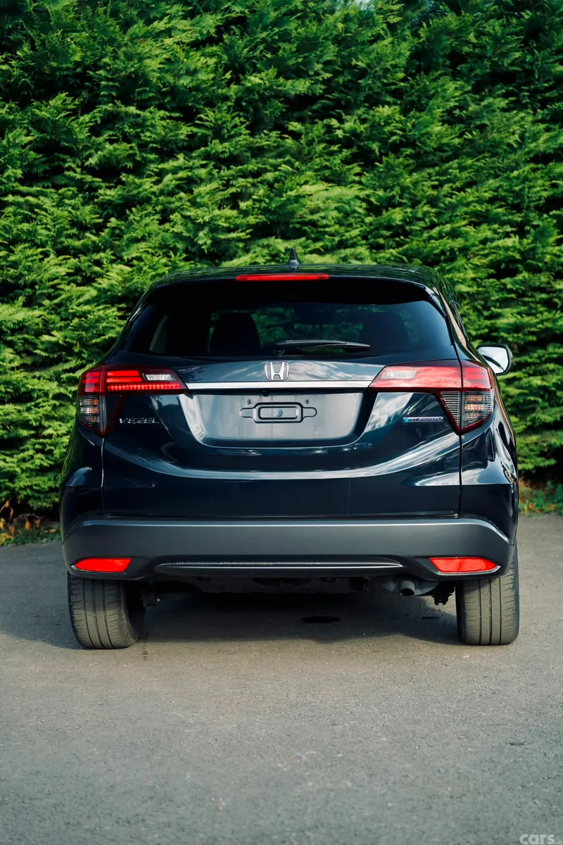 Honda Vezel Hatchback, Petrol Hybrid, 2019, Blue