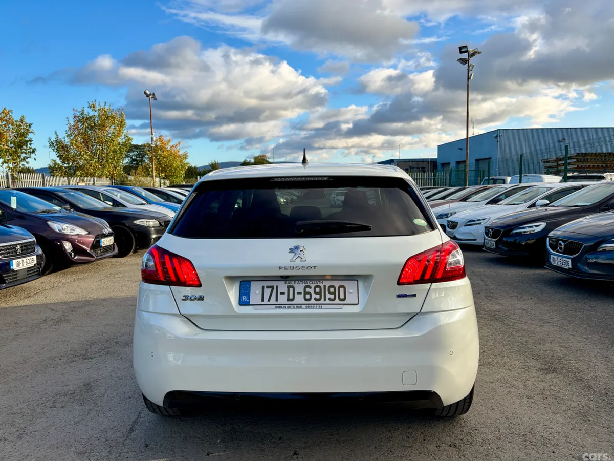 Peugeot 308 Hatchback, Petrol, 2017, White
