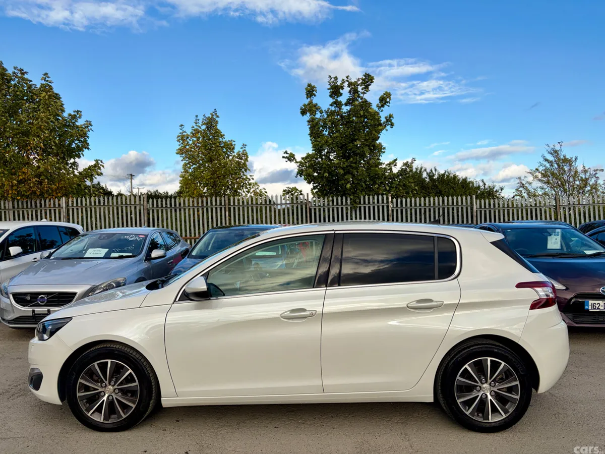 Peugeot 308 Hatchback, Petrol, 2017, White