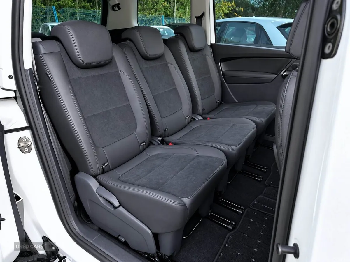 Volkswagen Sharan , Petrol, 2015, 