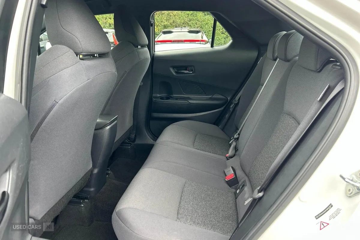 Toyota C-HR SUV, Petrol Hybrid, 2024, White