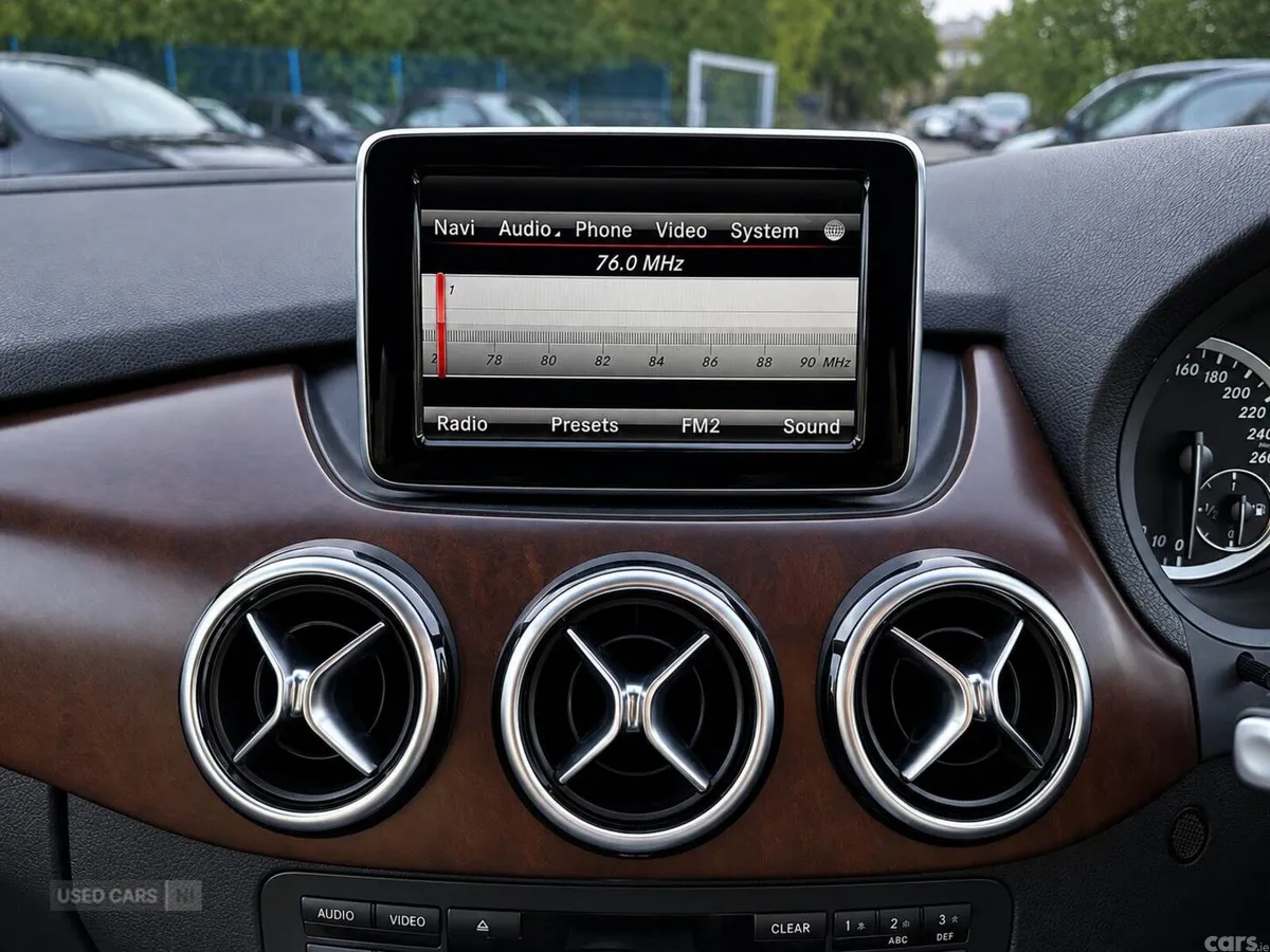 Mercedes-Benz B-Class , Petrol, 2014, White