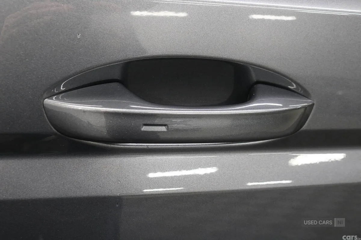 Volkswagen Multivan MPV, Petrol Hybrid, 2025, Grey