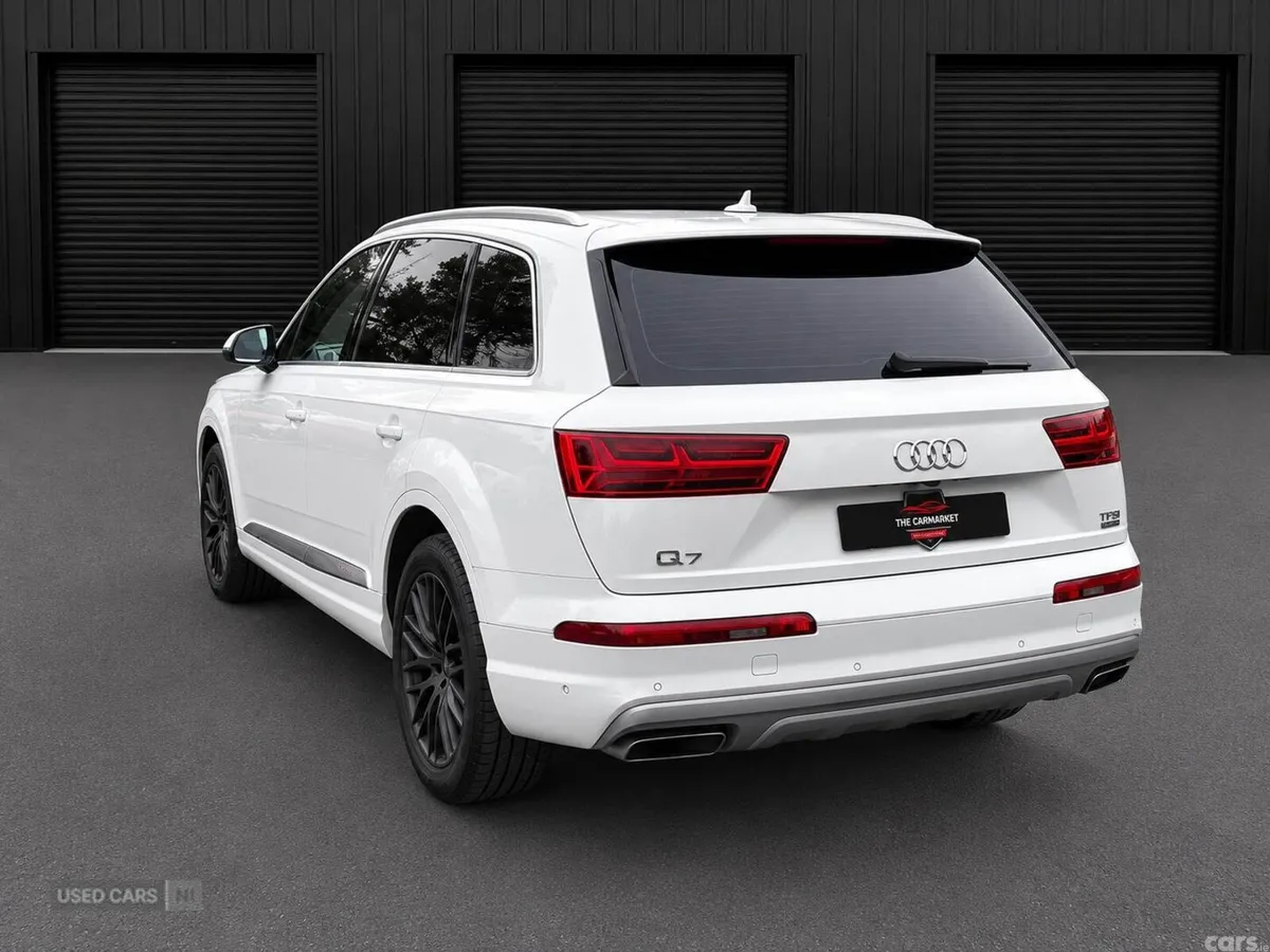 Audi Q7 , Petrol, 2016, White