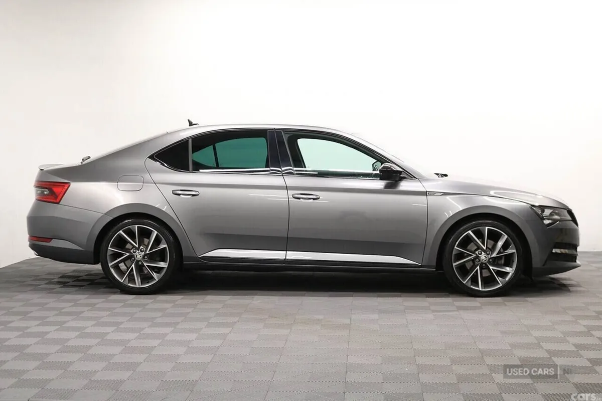 Skoda Superb Hatchback, Diesel, 2024, Grey