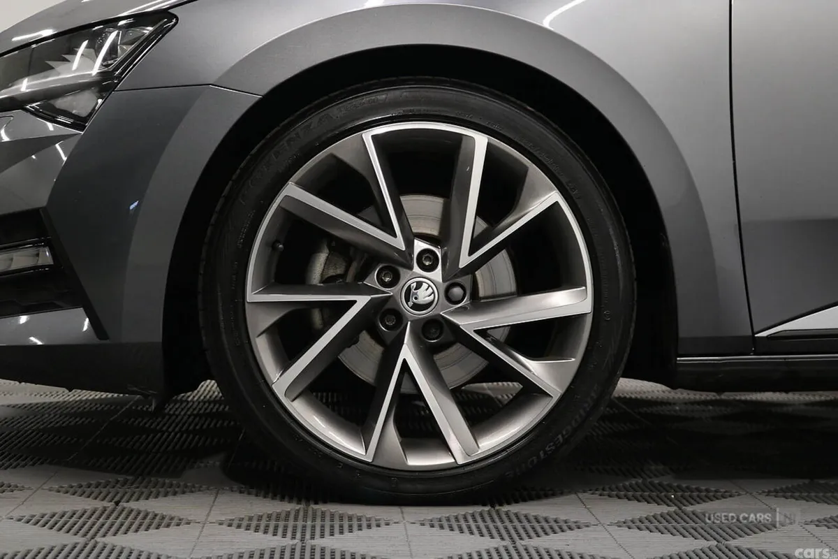Skoda Superb Hatchback, Diesel, 2024, Grey