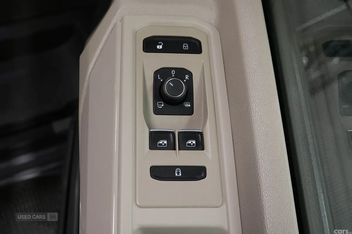 Volkswagen Multivan MPV, Petrol Hybrid, 2025, Grey
