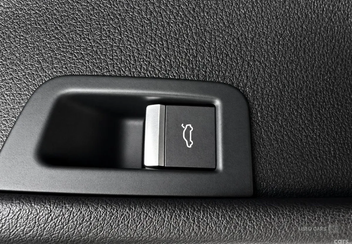 Audi Q7 , Petrol, 2016, White