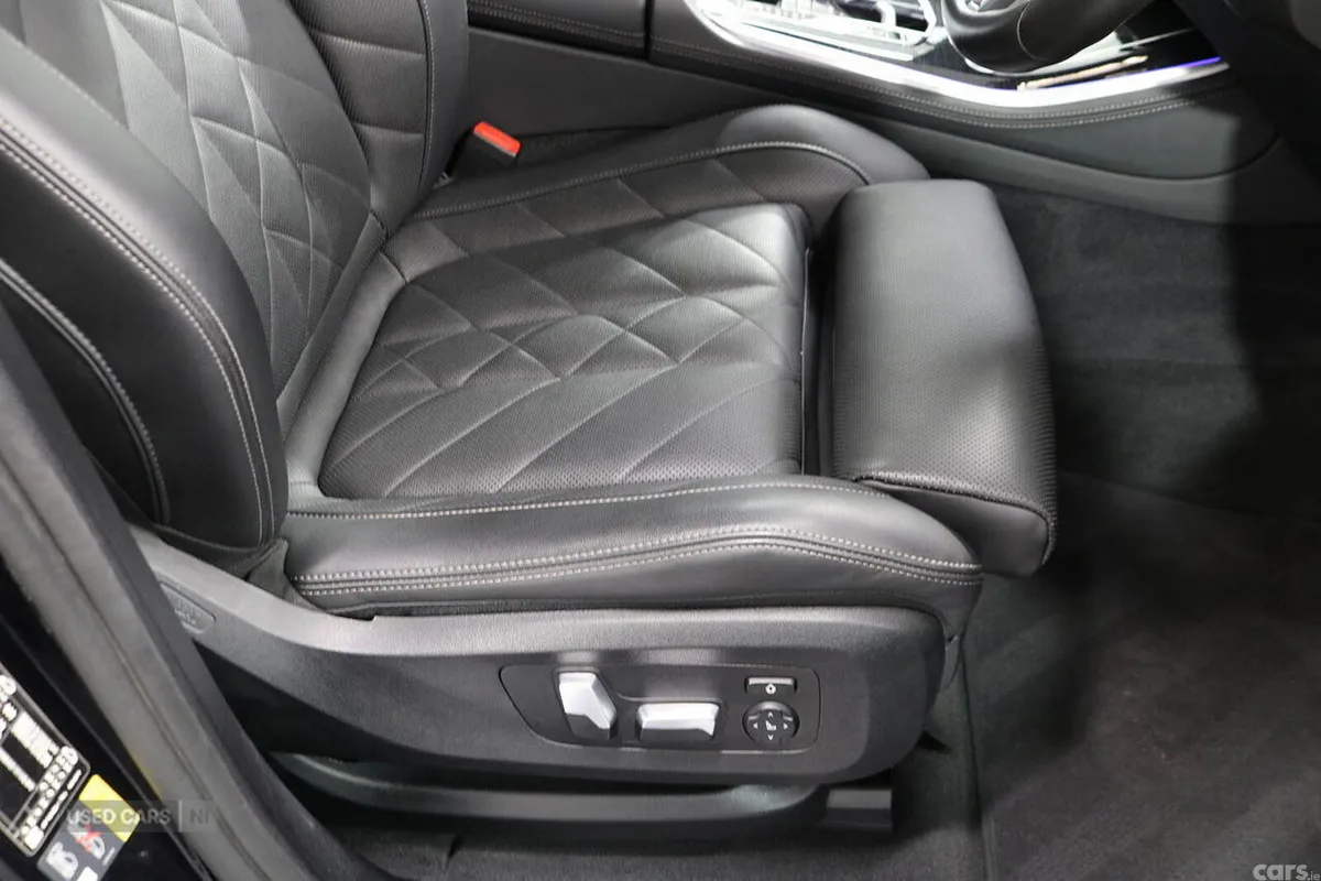 BMW X5 SUV, Petrol Hybrid, 2023, Black