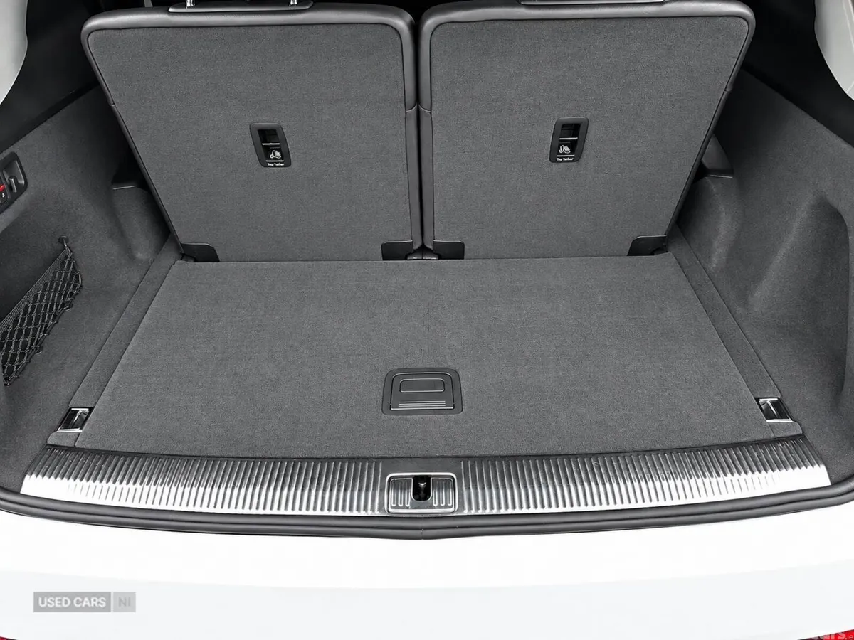 Audi Q7 , Petrol, 2016, White