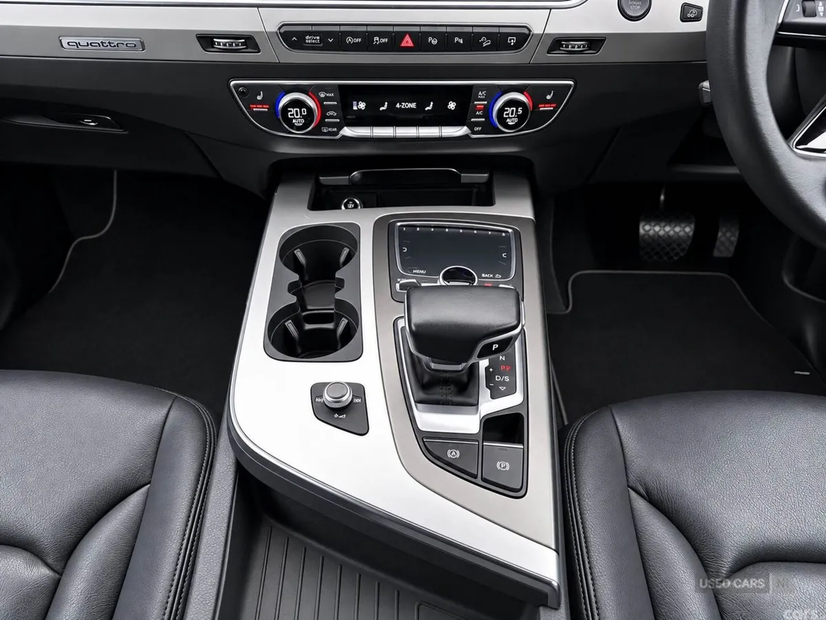 Audi Q7 , Petrol, 2016, White