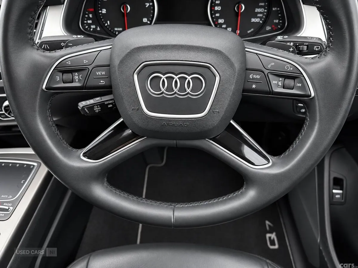 Audi Q7 , Petrol, 2016, White