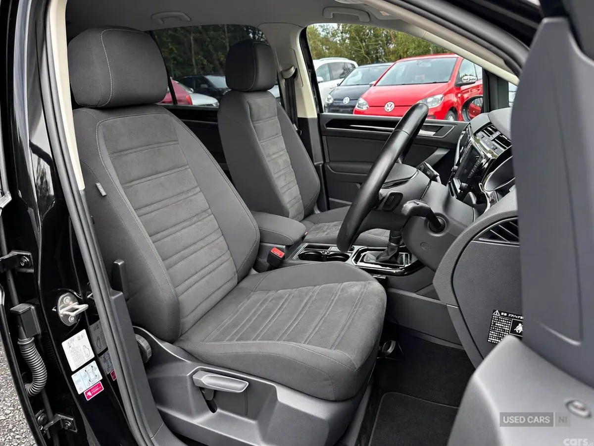 Volkswagen Touran , Petrol, 2016, Black