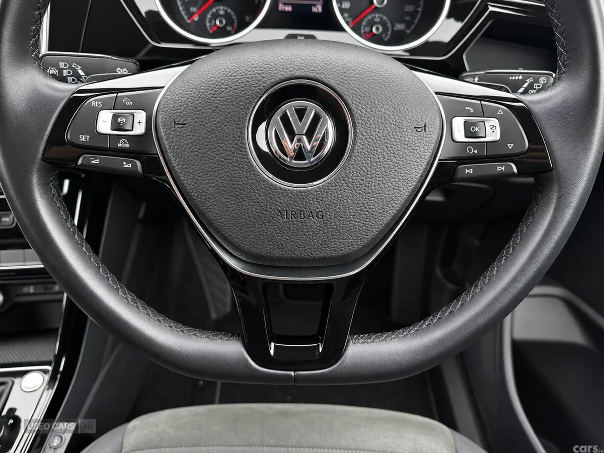 Volkswagen Touran , Petrol, 2016, Black