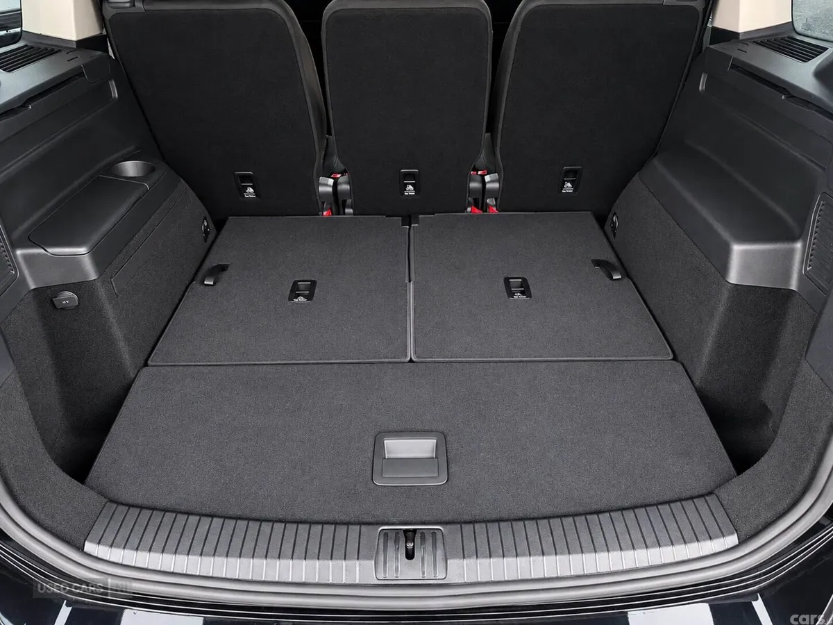 Volkswagen Touran , Petrol, 2016, Black