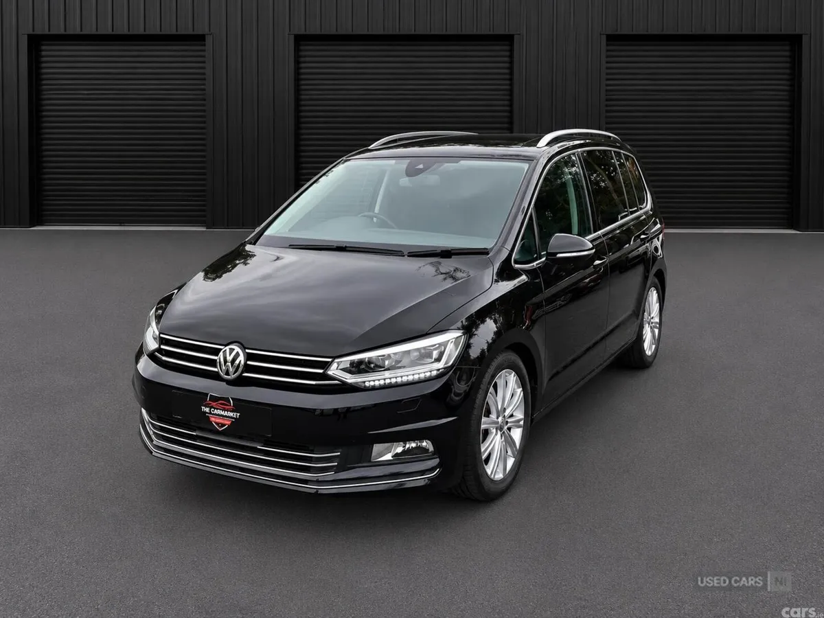 Volkswagen Touran , Petrol, 2016, Black