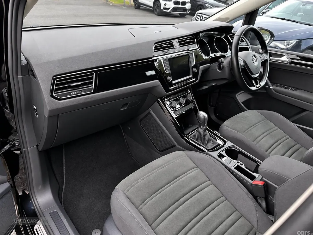 Volkswagen Touran , Petrol, 2016, Black
