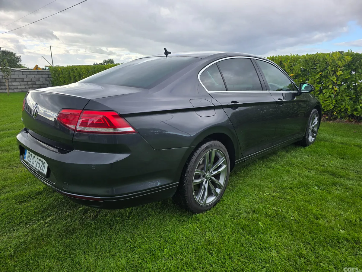 Volkswagen Passat Saloon, Diesel, 2018, Grey