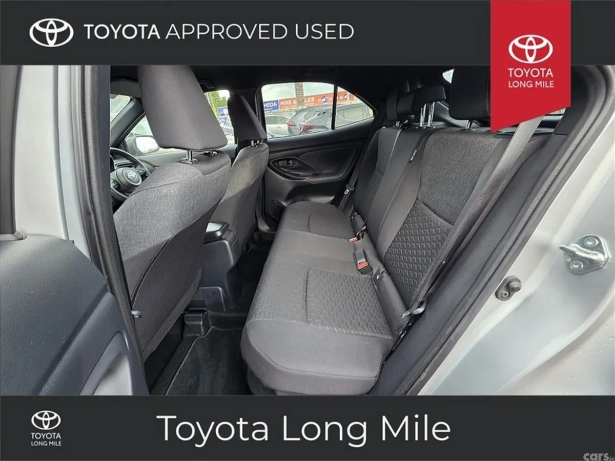 Toyota Yaris Cross Hatchback, Petrol Hybrid, 2022, Grey