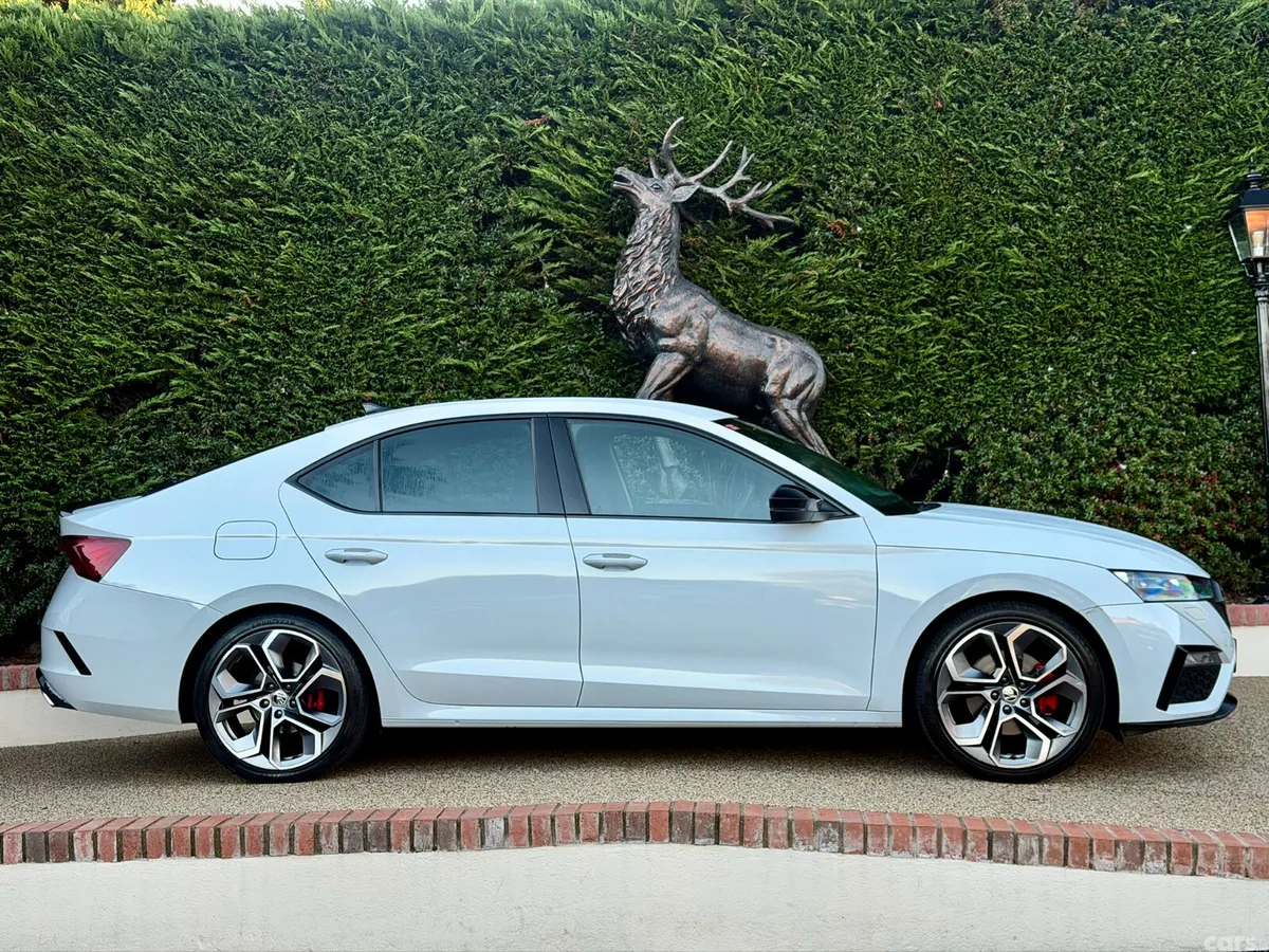Skoda Octavia Saloon, Diesel, 2024, White