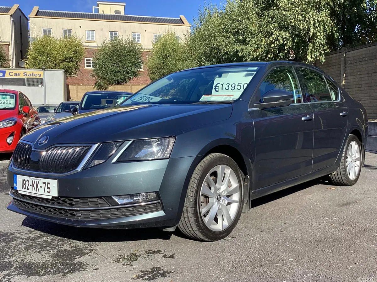 Skoda Octavia Saloon, Petrol, 2018, Grey