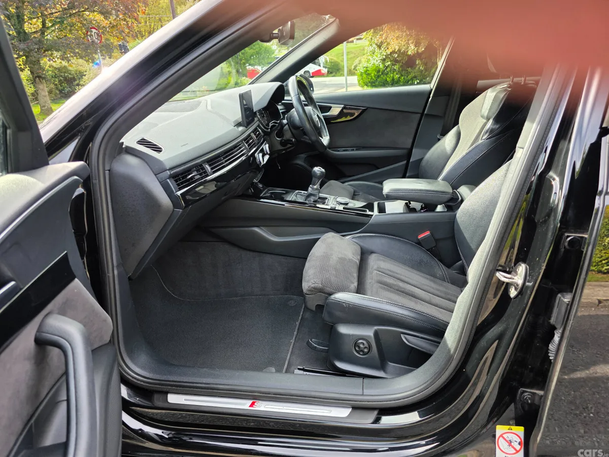 Audi A4 Saloon, Petrol, 2018, Black