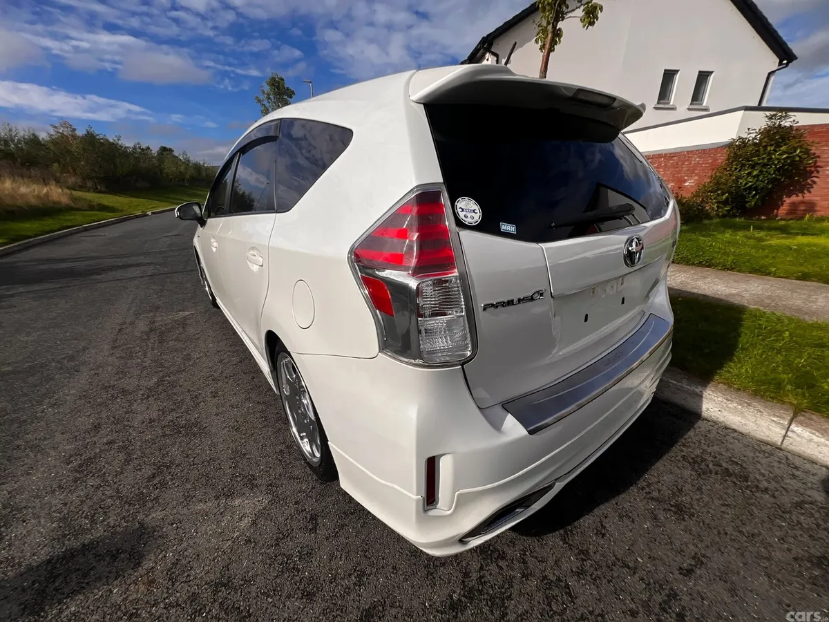 Toyota Prius MPV, Petrol Hybrid, 2015, White