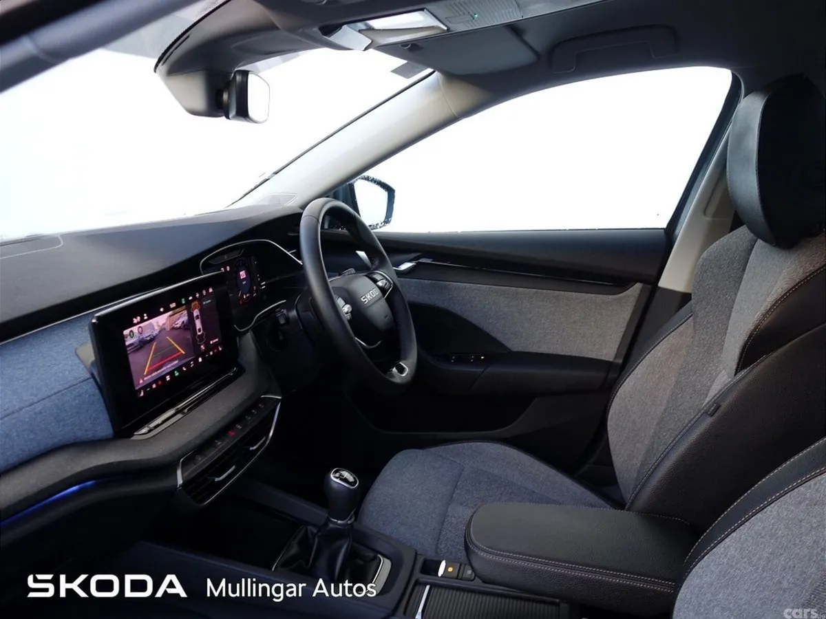 Skoda Octavia Saloon, Diesel, 2025, Grey