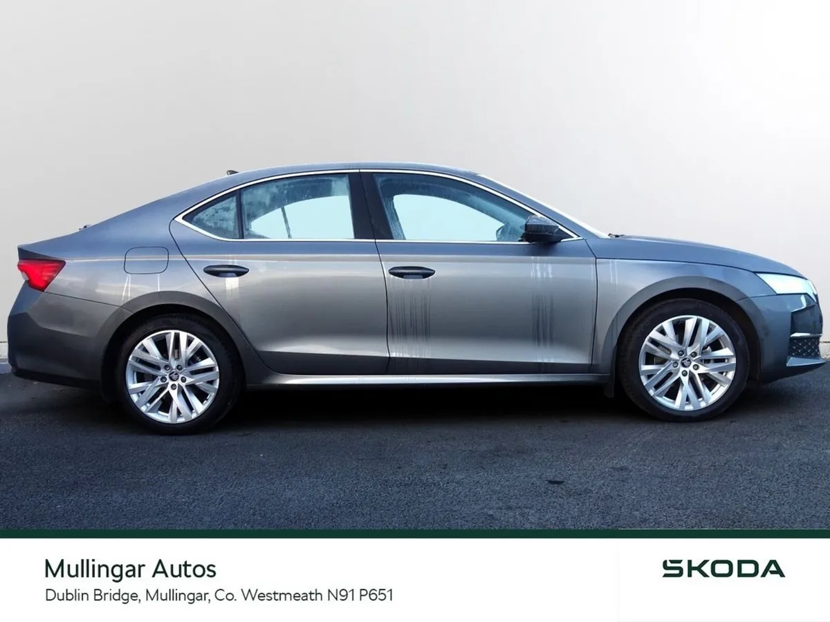 Skoda Octavia Saloon, Diesel, 2025, Grey