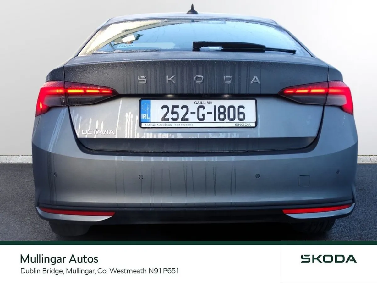 Skoda Octavia Saloon, Diesel, 2025, Grey