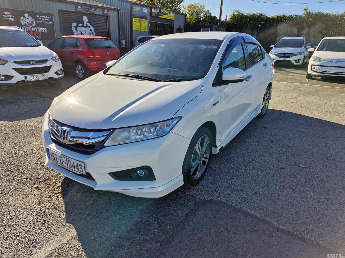 Honda Grace Saloon, Petrol Hybrid, 2015, White
